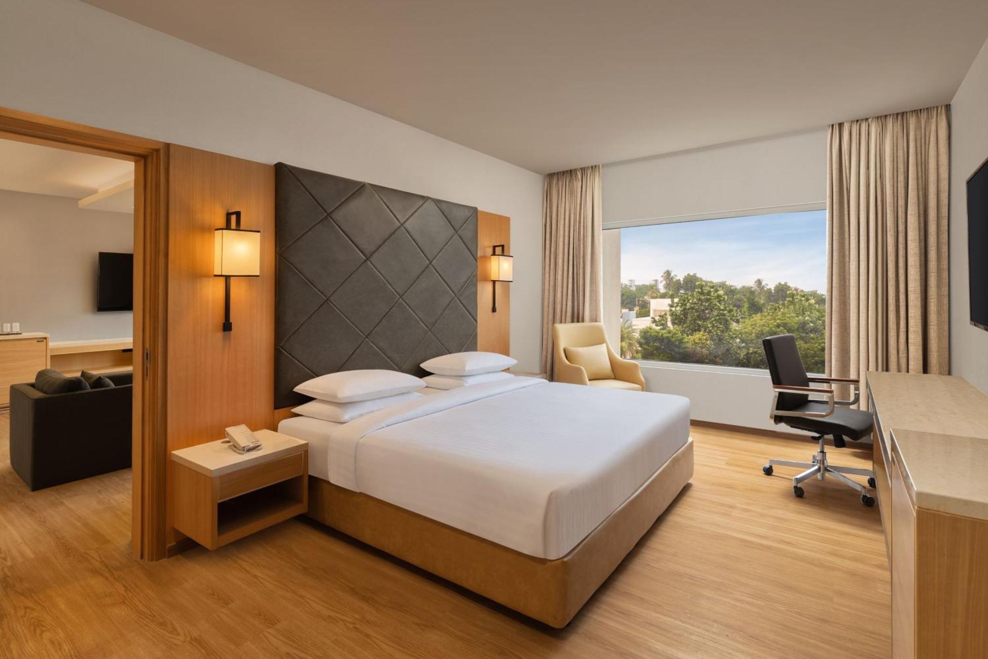 Courtyard By Marriott Tiruchirappalli Екстериор снимка