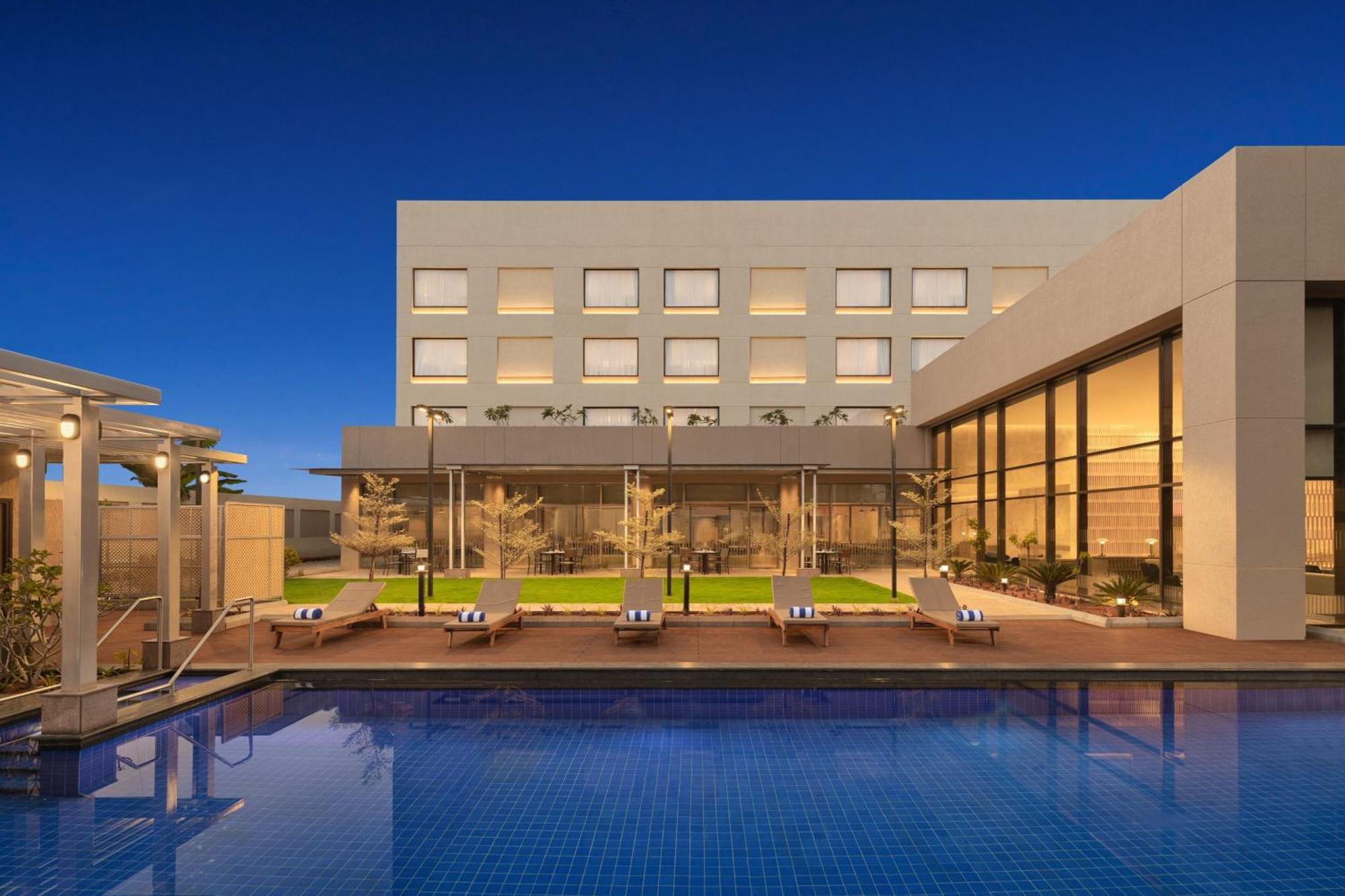 Courtyard By Marriott Tiruchirappalli Екстериор снимка