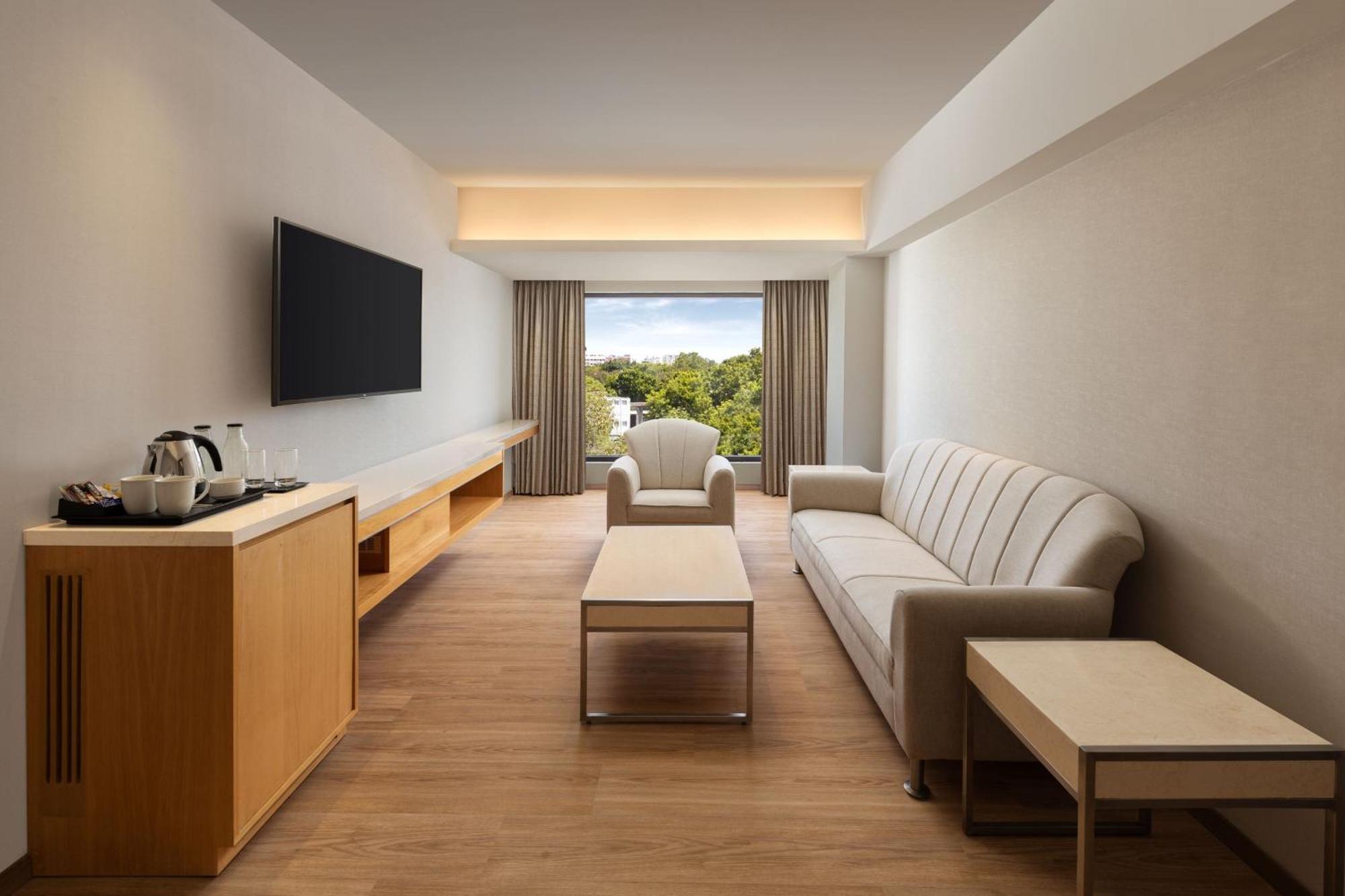 Courtyard By Marriott Tiruchirappalli Екстериор снимка